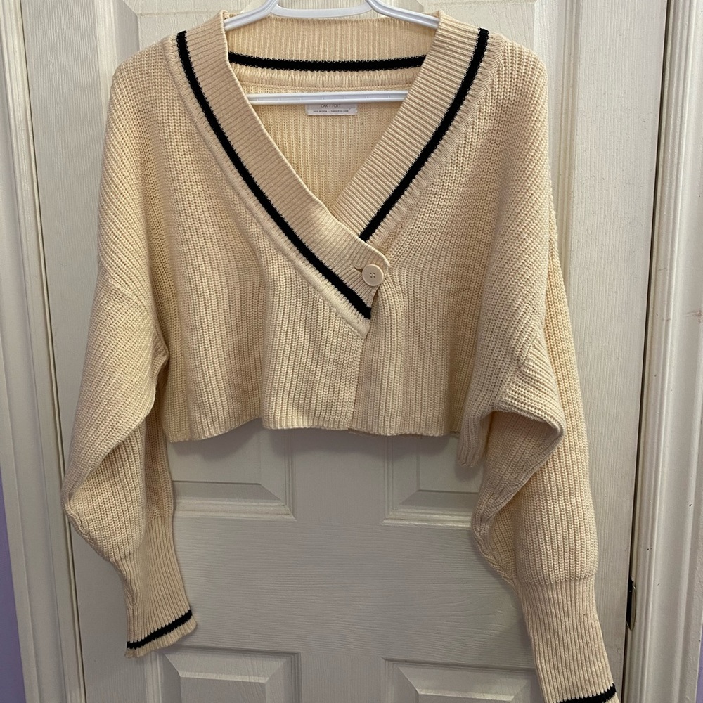 OAK + FORT Cropped Crisscross Sweater